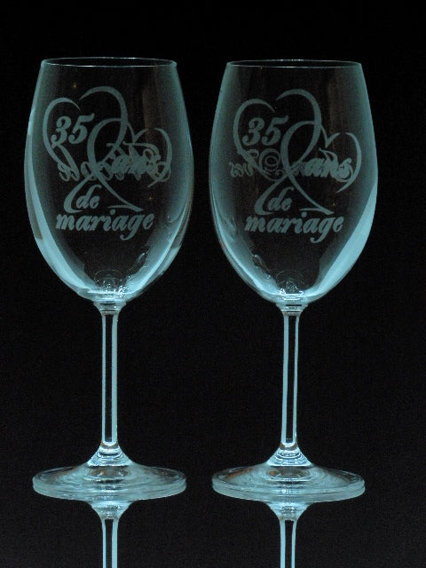 2 verres gravés | Anniversaire de mariage dans coeurs entrelacés et nombre d'années
